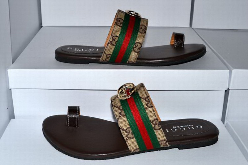 Gucci Slippers Woman--145